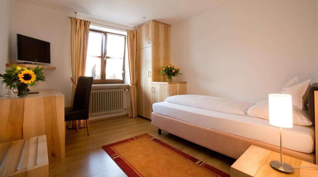Boardinghouse Wadenspanner Altdorf  Zewnętrze zdjęcie
